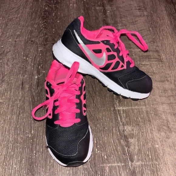 Nike Girl’s Toddler Shoes - Picture 1 of 12